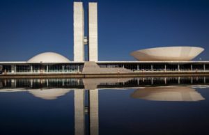 Lira diz que Câmara pode votar PEC do ICMS sobre combustíveis ainda nesta terça