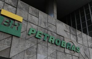 Bolsonaro diz que Petrobras pode quebrar Brasil por aumentos do diesel
