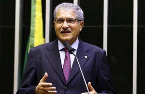 Deputado José Rocha cobra retomada das obras da Fiol