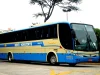 Cocos: Ônibus fica destruído após pegar fogo dentro de rodoviária