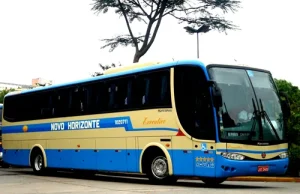 Cocos: Ônibus fica destruído após pegar fogo dentro de rodoviária