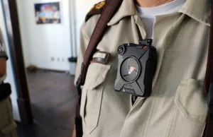 Com três anos de atraso, governo Jerônimo instala câmeras nas fardas dos PMs da Bahia